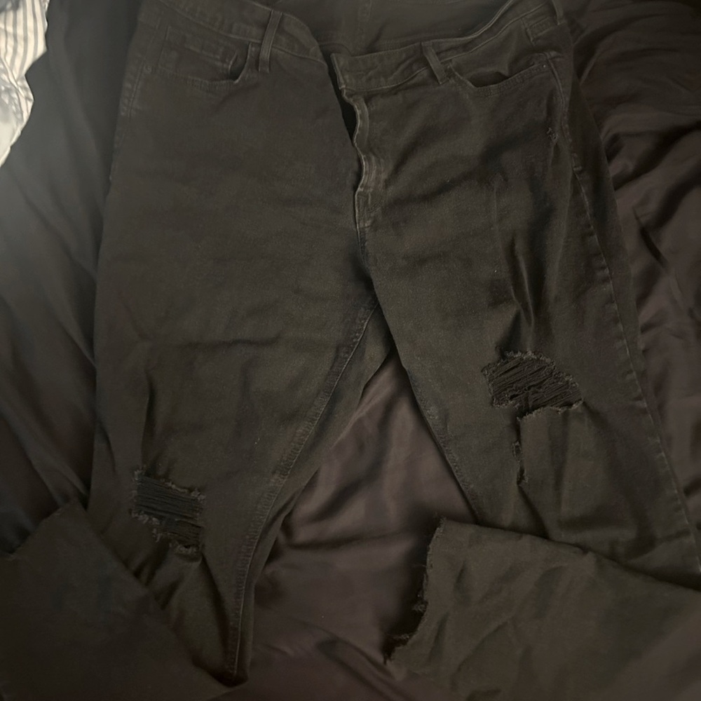Black. Mid rise super skinny jeans